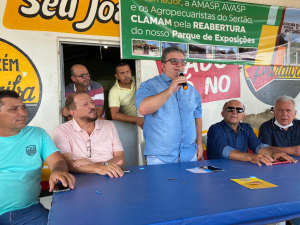 Zé Aldemir e secretário estadual discutem melhorias em parque de exposição