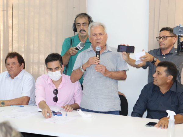 Reforma administrativa: Zé Aldemir empossa novos auxiliares na gestão de Cajazeiras