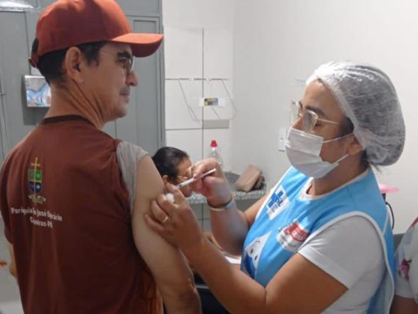 Sábado de vacinação: postos de atendimento de Cajazeiras registram boa movimentação