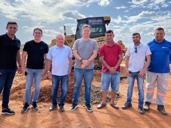 Zé Aldemir visita canteiro de obras da Unidade de Oncologia do Hospital Laureano em Cajazeiras