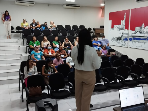 Secretaria de Saúde de Cajazeiras promove capacitação em sala de vacinação para profissionais da área