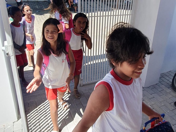 Prefeitura de Cajazeiras reinicia aulas após o recesso escolar em todas as escolas e creches do município