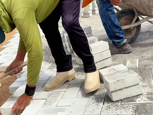 Prefeitura de Cajazeiras inicia obra de urbanização do contorno da Dical saída para Sousa