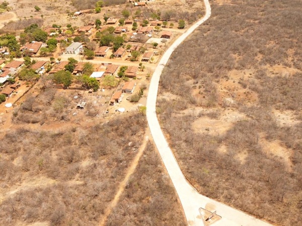 ACELERA CAJAZEIRAS: Prefeitura conclui obra de pavimentação a paralelepípedos no Assentamento Frei Damião