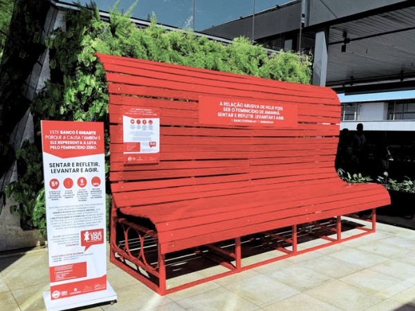 Prefeitura inaugura Banco Vermelho na Praça da Prefeitura nesta terça-feira (10)