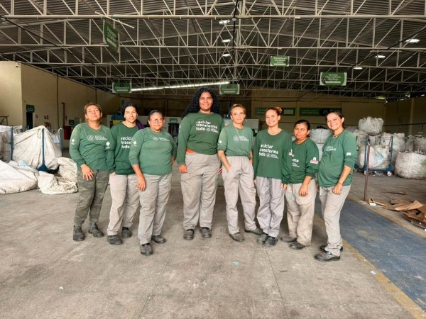 Programação do Mês da Mulher chega às trabalhadoras da Cooperativa Recicla Cajazeiras
