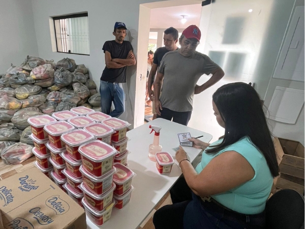 Prefeitura de Cajazeiras conclui entrega de cestas básicas às famílias dos CRAS durante a Semana Santa