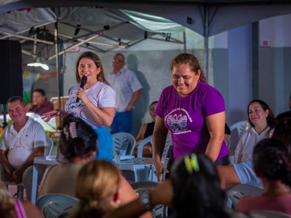 Prefeita apresenta balanço de obras e anuncia novos investimentos para a Zona Leste durante plenária