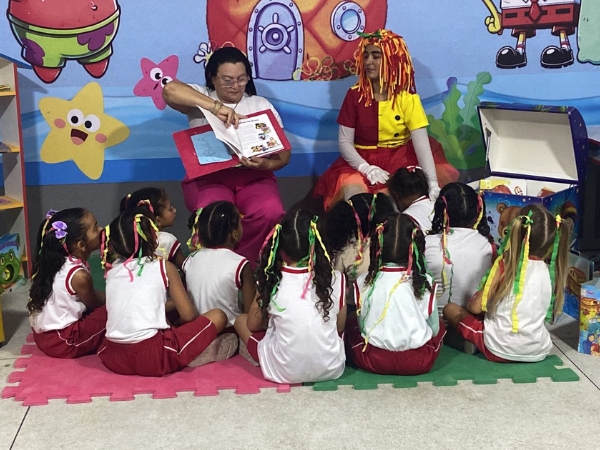 Projeto LERARTE encerra X Semana Literária com apresentações nas escolas do município