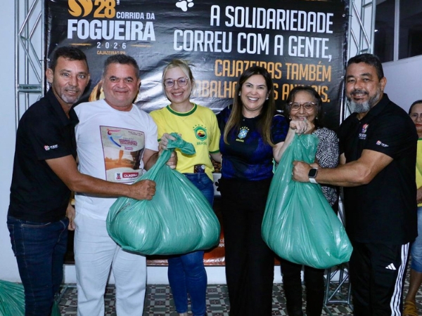 Prefeitura realiza entrega de ração arrecadada na Corrida da Fogueira para protetores e cuidadores de animais