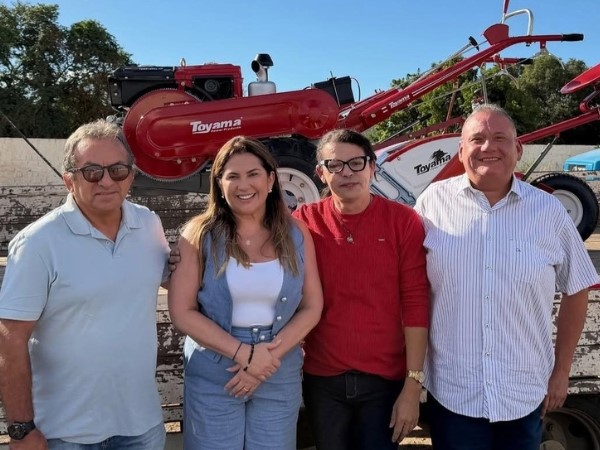 Prefeitura entrega tratorito ao Assentamento Santo Antônio para fortalecer a agricultura familiar