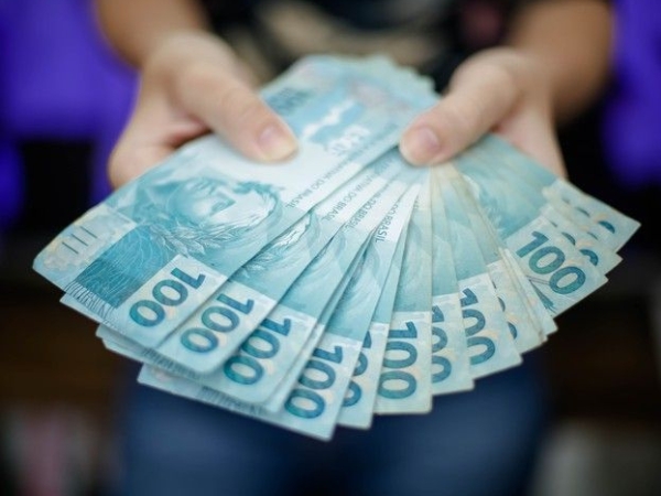 Prefeitura antecipa pagamento de julho dos servidores e injeta mais de R$ 30 milhões na economia em menos de 60 dias