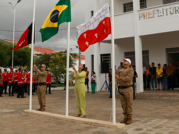 7 de Setembro é celebrado com hasteamento dos pavilhões em Cajazeiras