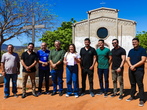 Prefeita assina ordem de serviço para construção de praça no Sítio Cocos